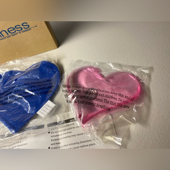 Avon Wellness Soothing Hearts Hot/Cold Compress Set - Picture 3 of 7